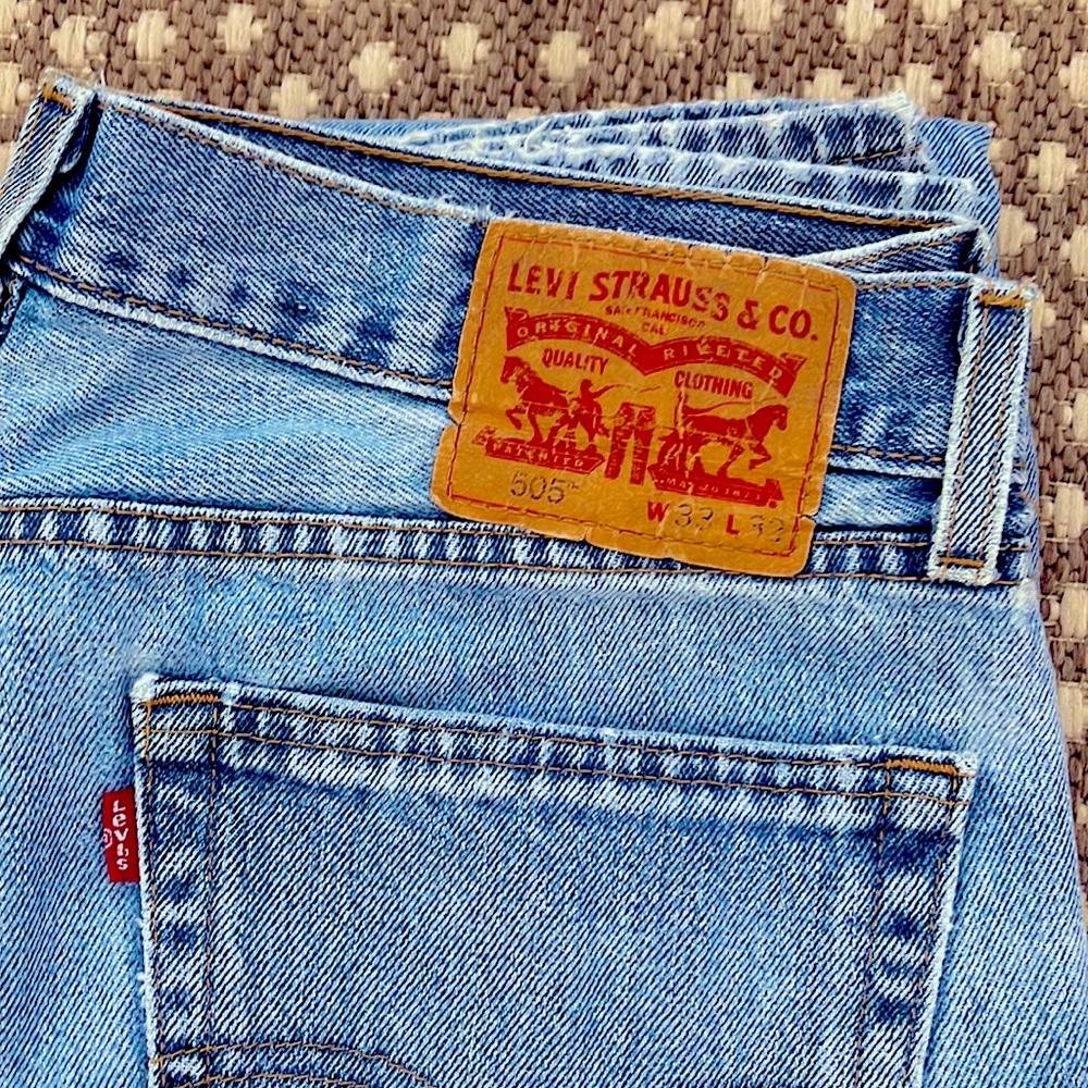 Levi’s men’s 505 regular fit jeans, no stretch,straight leg, original zipper fly